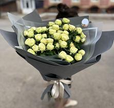 Букет Белые кустовые розы Солинеро в Пирогово