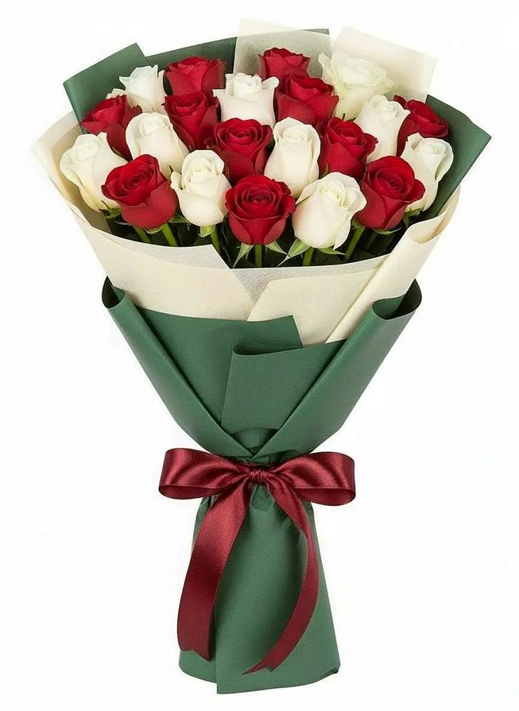 Букет Микс из красных и белых роз в Пирогово