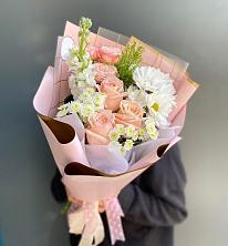 Букет цветов из:  Хризантемы и Розы в Пирогово