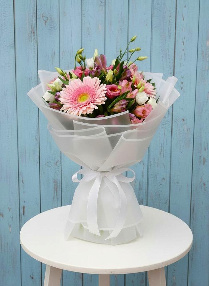 Букет цветов из: Герберы, Альстромерии и Лизиантусы в Пирогово