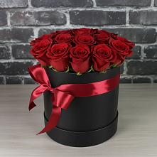 Цветочная композиция из Розы в шляпной коробке в Пирогово