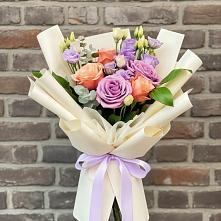 Букет цветов из:  Лизиантусы и Розы в Пирогово