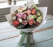 Букет цветов из:  Розы, Лизиантусы и Гвоздики в Пирогово