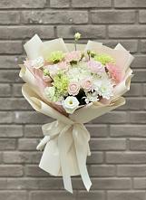 Букет цветов из:  Гвоздики, Розы, Лизиантусы и Хризантемы #REPLACE_PRED# Пирогово