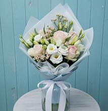 Букет цветов из:  Розы и Лизиантусы в Пирогово