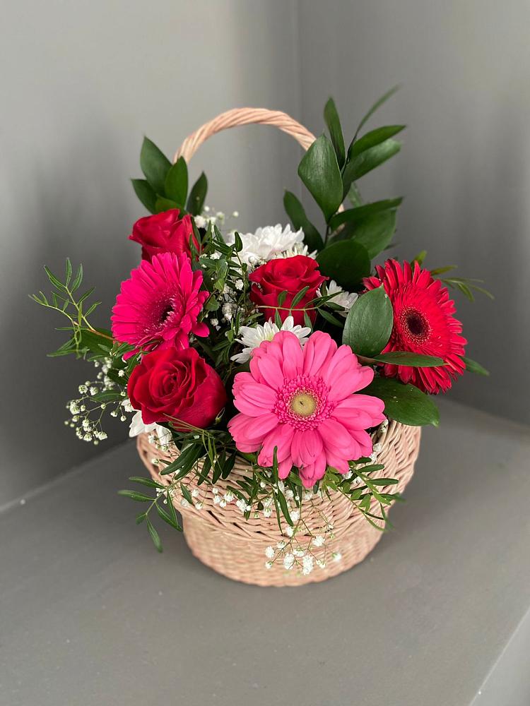 Цветочная композиция из Розы, Хризантемы и Герберы в корзине в Пирогово