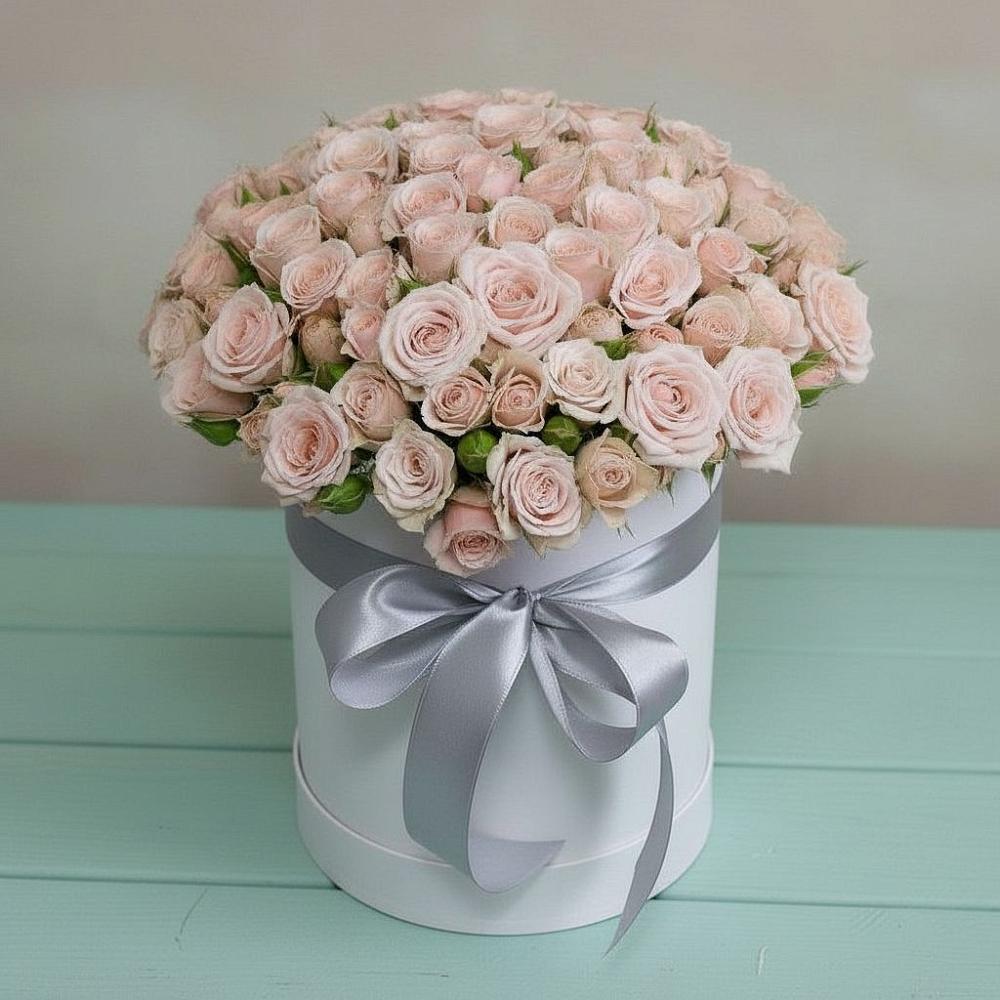 Цветочная композиция из Розы в шляпной коробке в Пирогово